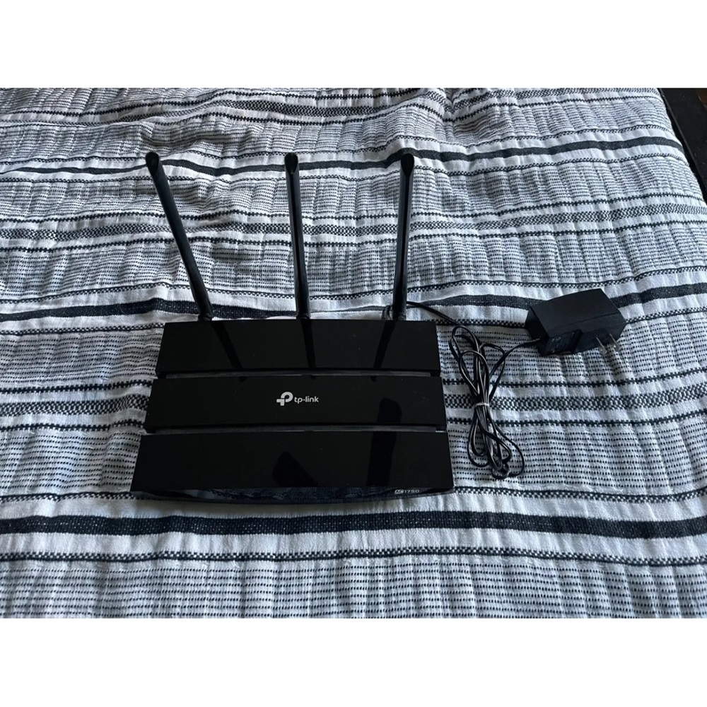 TP-Link Archer C7 1300 Mbps 4-Port Gigabit Wireless AC Router (Archer-C7)